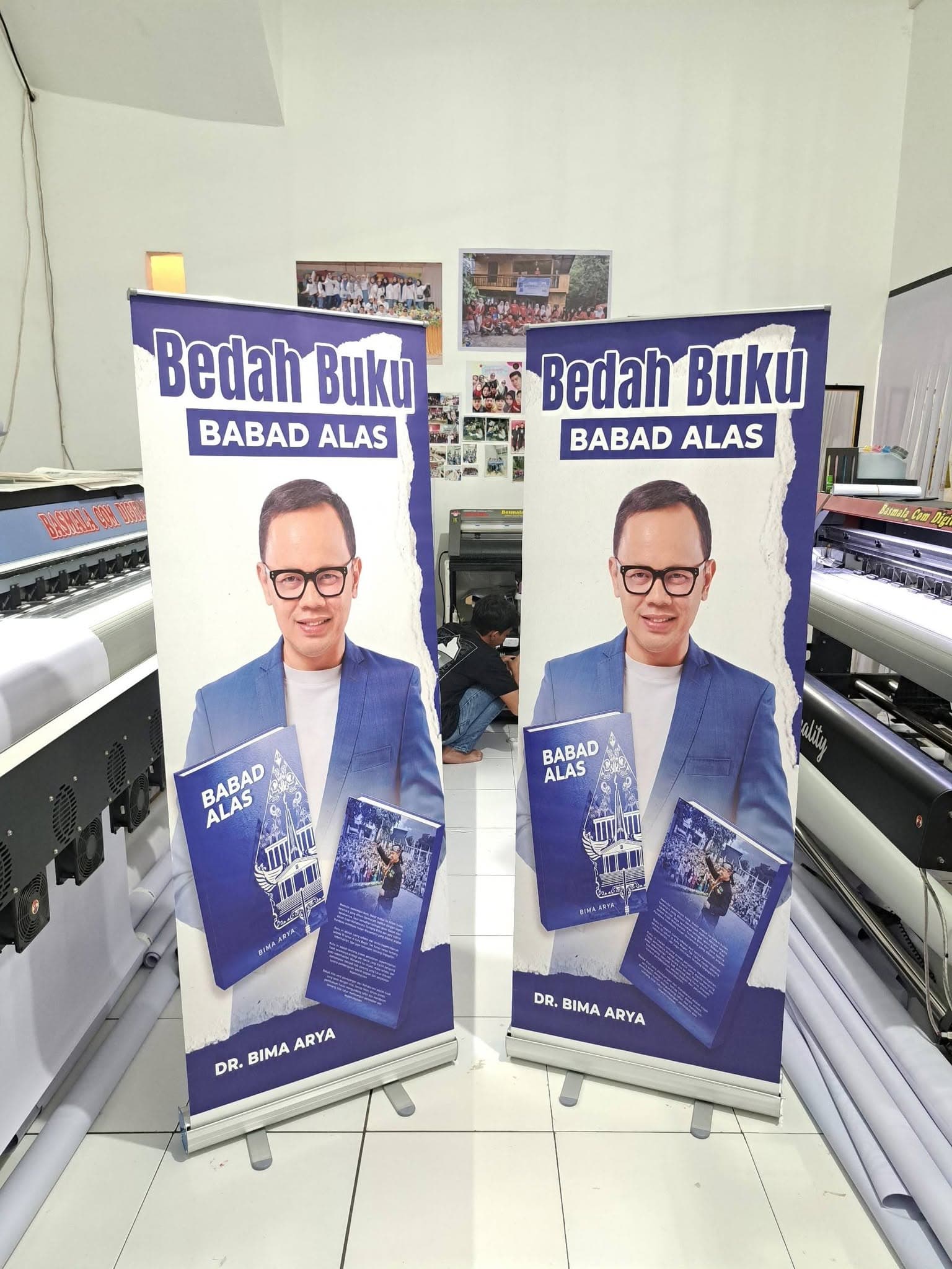 Roll banner promosi hasil cetak Basmala Com